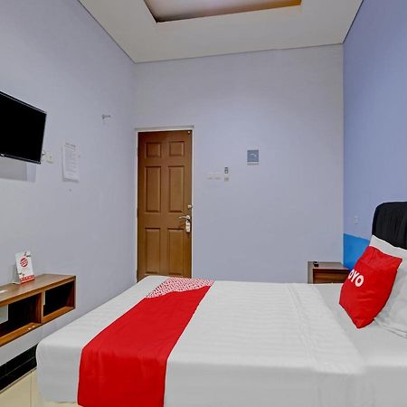 Oyo 90553 Arteri Guest House 三宝垄 外观 照片
