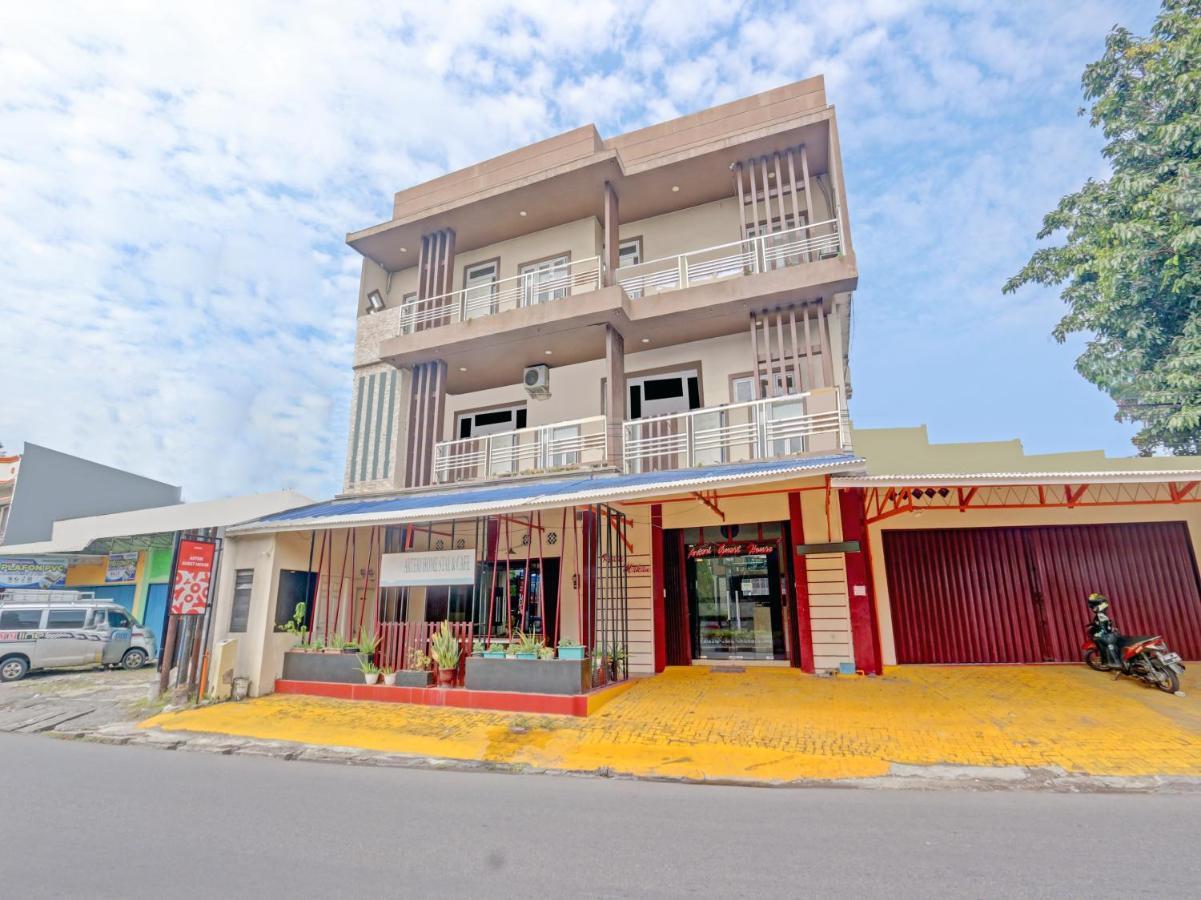 Oyo 90553 Arteri Guest House 三宝垄 外观 照片