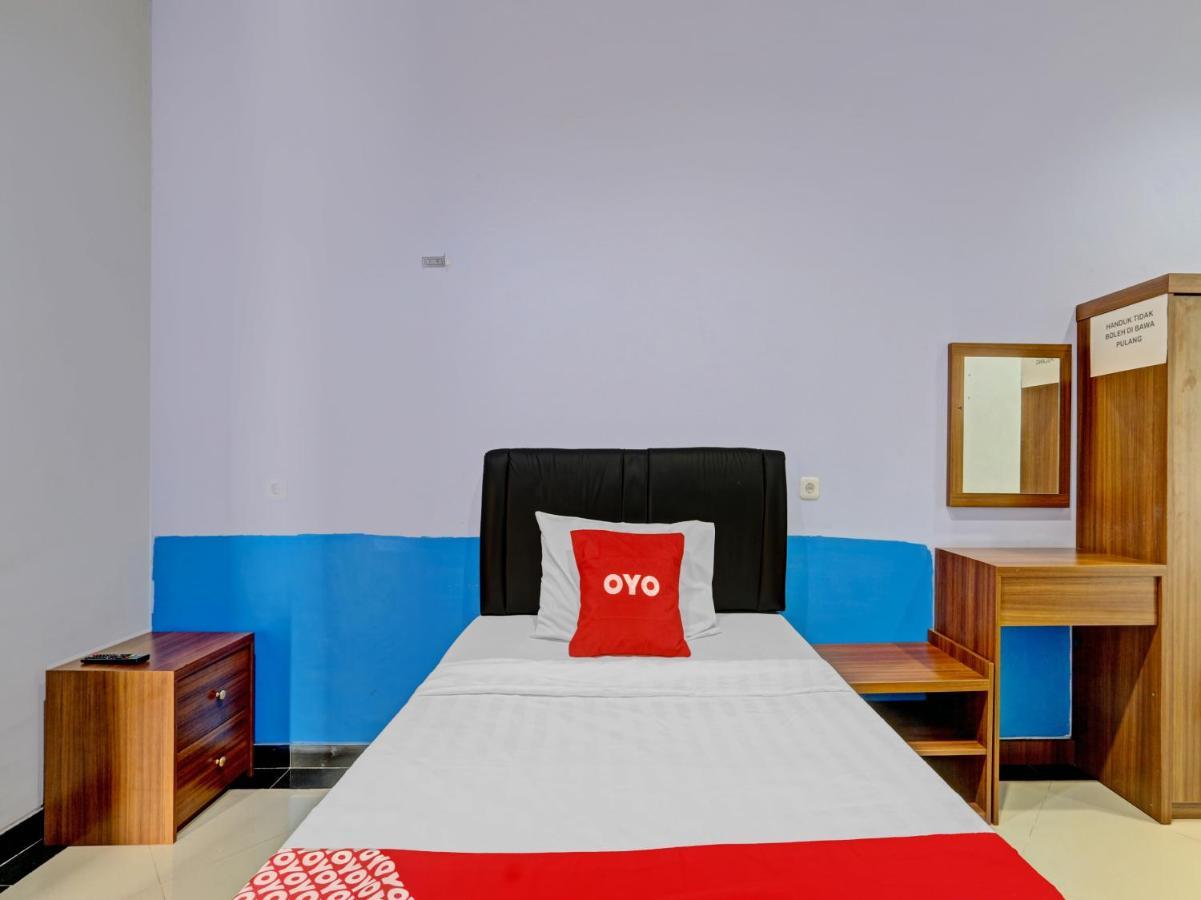 Oyo 90553 Arteri Guest House 三宝垄 外观 照片
