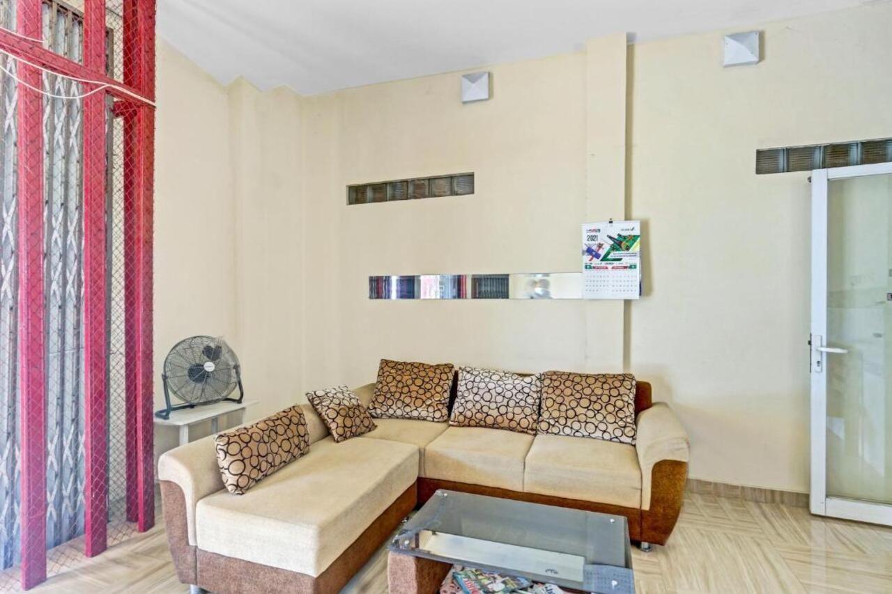 Oyo 90553 Arteri Guest House 三宝垄 外观 照片